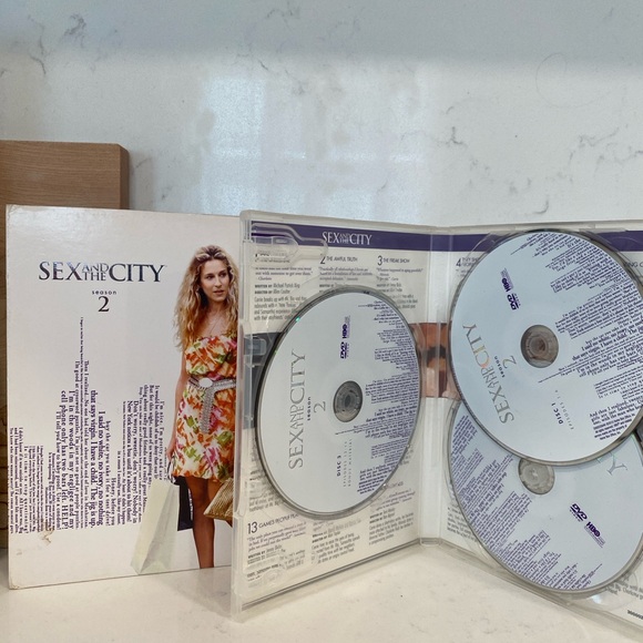 Sex and the City DVDs | Season 1, 2, 4, 5, and 6 part II - Picture 6 of 11